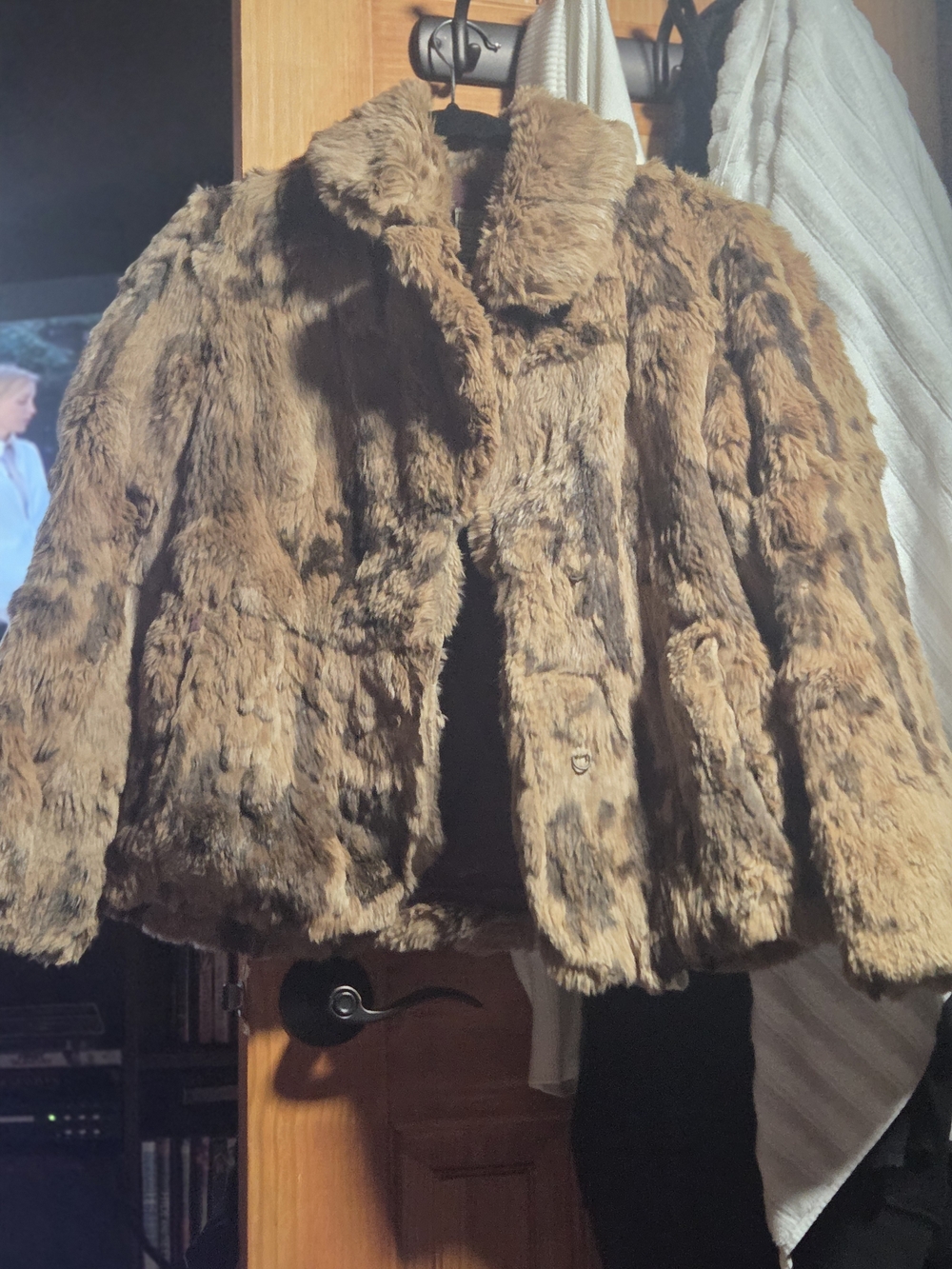 Plush Brown Teddy Jacket - Cozy Women's Faux-Fur Coat